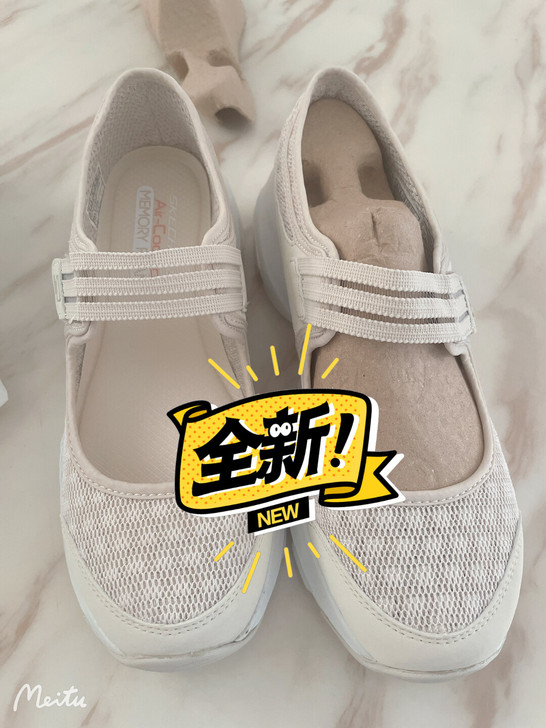 斯凯琪的女士凉鞋，全新
