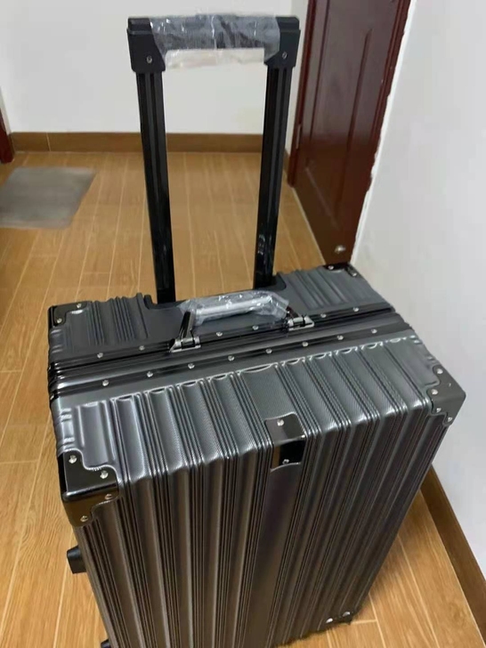 轻奢行李箱26寸大容量坚固铝框拉杆箱异型框...