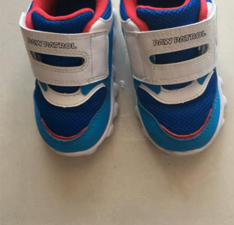 儿童特步冬款鞋，内长11.5.9.5新。有...