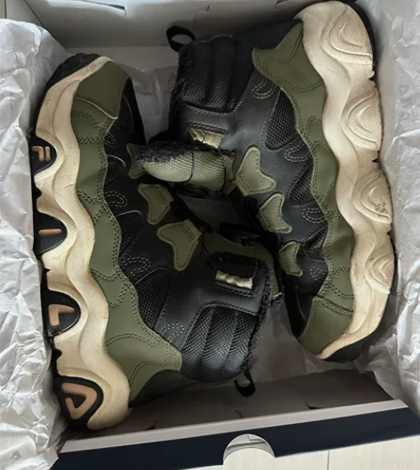 斐乐儿童棉鞋，99成新，鞋整体没有破损，鞋...