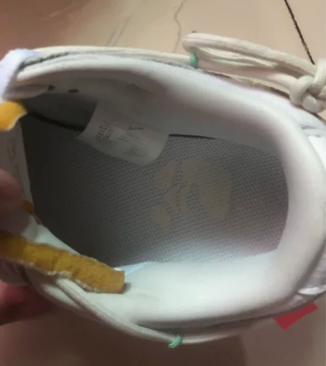 才买一年不到，也不经常穿，都洗干净的，再送...