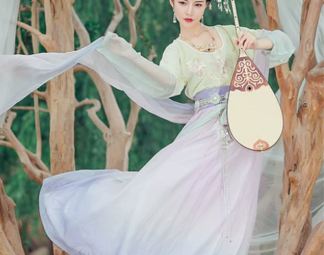 都城南庄 坦领汉服三件套m码 感兴趣的话点...