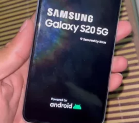三星s20瑕疵屏 需要的来  感兴趣的话点...