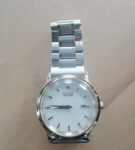 西铁城光动能手表,表面轻微划痕,买时149...