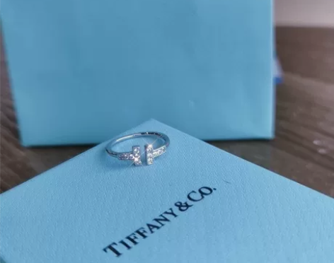 蒂芙尼H钻石戒指配包装 颜色：银色  尺寸...