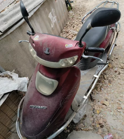 因回老家不方便带走   转让一台五羊电动车...