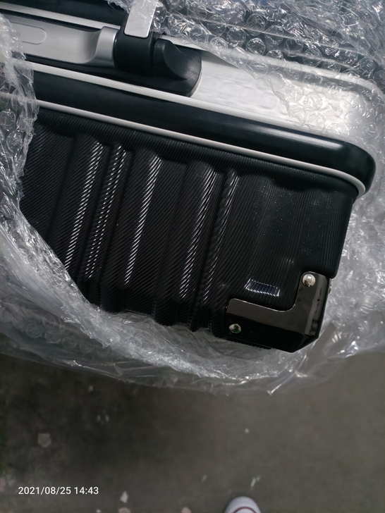 全新行李箱
