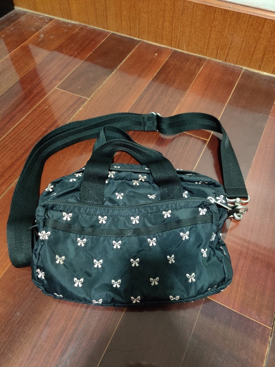 LESPORTSAC尼龙材质包