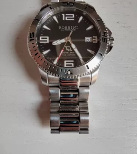 罗西尼机械表，100m生活防水，手表成色良...