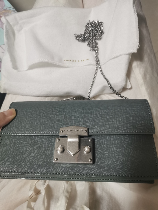 ck链条斜挎、单肩小包包，全新，没背过，吊...