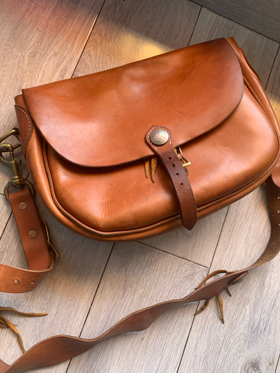 植鞣皮纯手缝定制邮差包