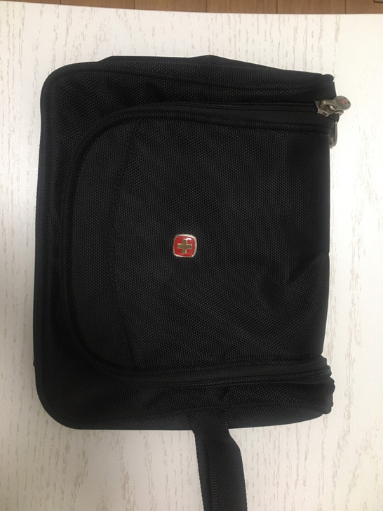 全新军刀防水旅行洗漱包，分层特别多且合理，...