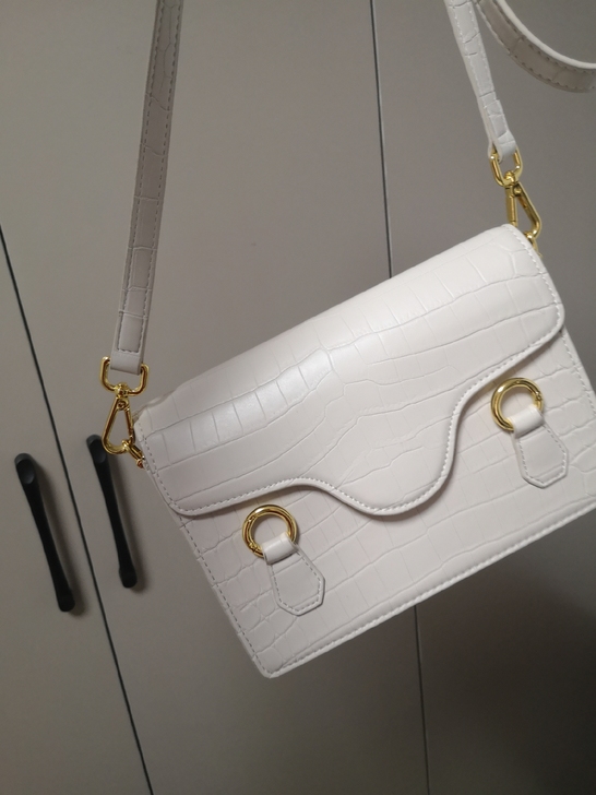 Enzo Moreno包包，长约23cm宽...