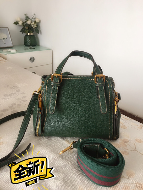 全新墨绿色软皮复古包包金色锁扣配饰真图实拍...