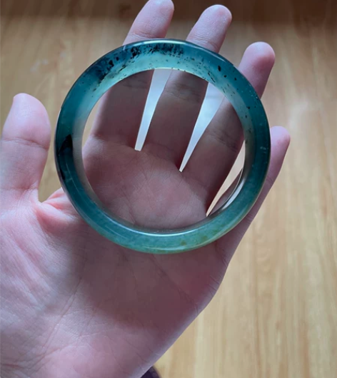 岫玉蓝水手镯,62口径,颜色超级美,像湖水...