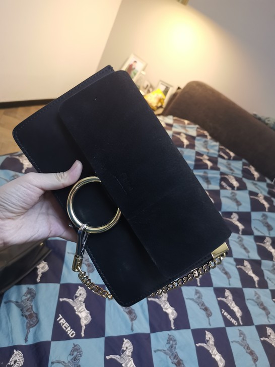 clo1 斜挎皮包黑色