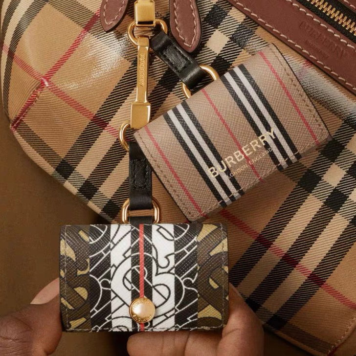 burberry耳机包 全新 保真