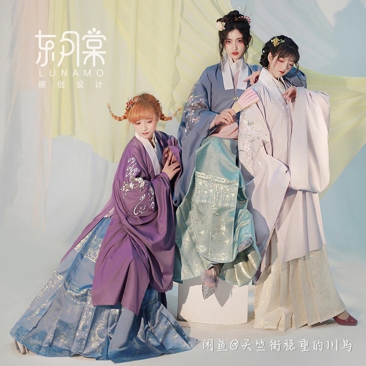 东月棠同名披风