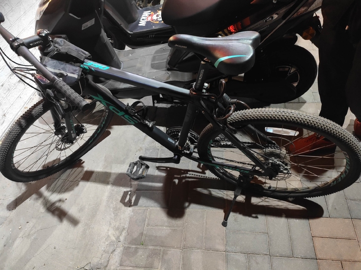 实体店买来基本没怎么骑一直放着，想转手，自提