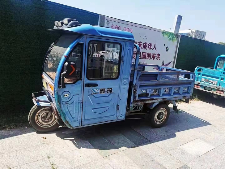 急转一辆鑫玛半封闭电动三轮车，原价6800...