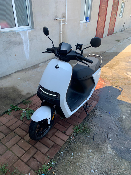 九号E100,电动车,东西都全,新车不到2...