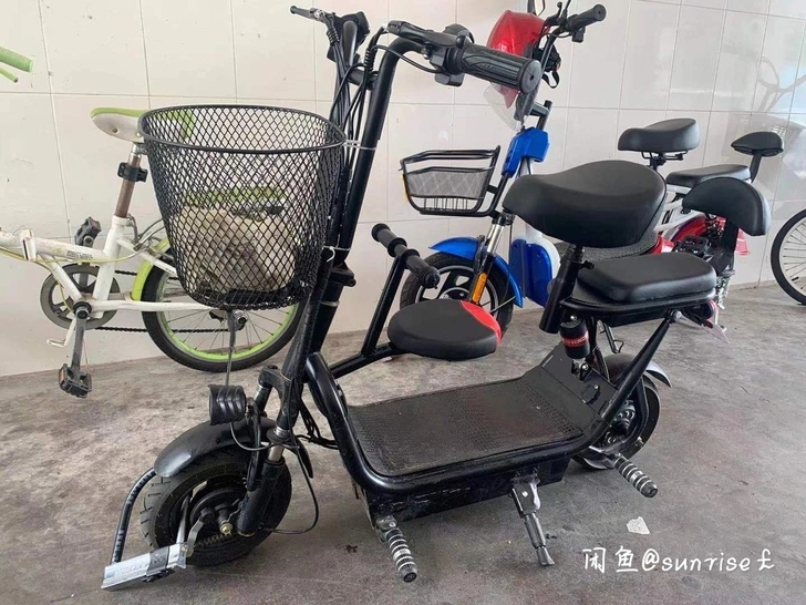 小电动车,带孩子送上学,充一次电买菜送上学...