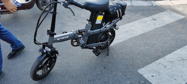 本人新买代驾小电动车,因家里有老人,需回家...