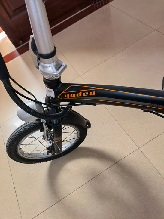 折叠电动自行车