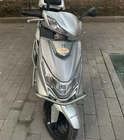 豪爵踏板摩托车ucr.21年底出产，原车主...