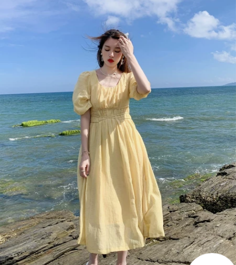 2021夏季新款法式裙收腰气质中长款方领泡...