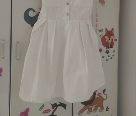 白色牛仔背带裙，超级好看，侧边有口袋，能装...