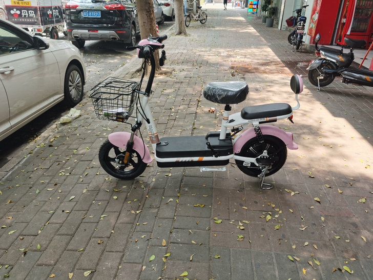 便宜清仓新款二手电动自行车，款式多种多样。...