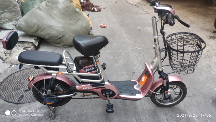 台铃48伏踏板锂电动车,8成新,用半年,2...