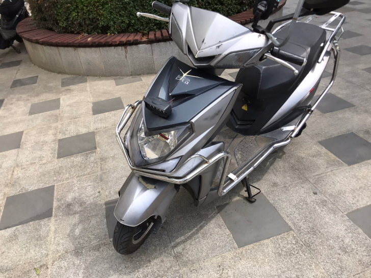 台铃60伏20安锂电池电动车，可以提出来充...