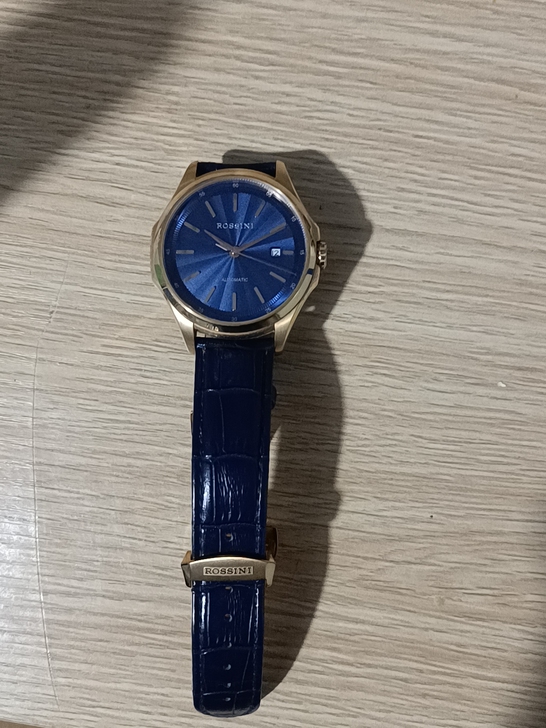 罗西尼手表9成新，几乎没怎么带过