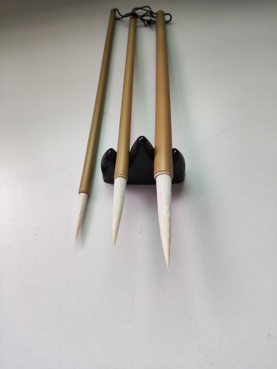 全新 品牌型号 这款毛笔是一位老手艺人精心...
