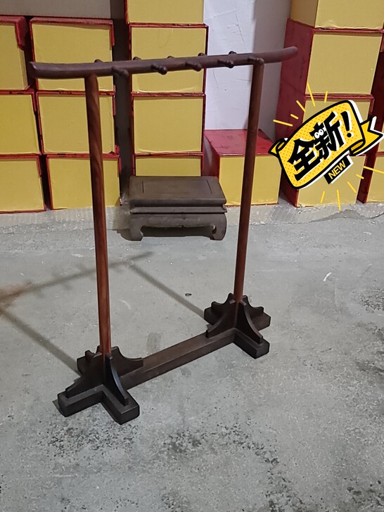红檀外加底部黑檀的12针笔架，全新，有意者...