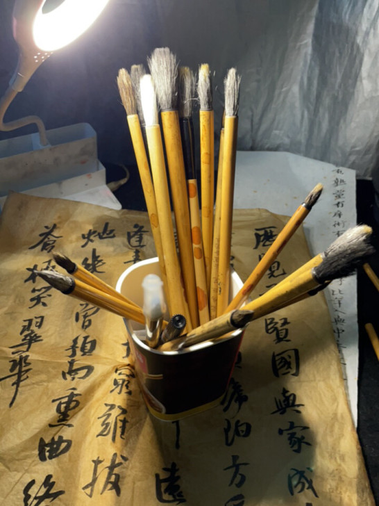 一堆笔 都是文港做笔的老乡寄来给我试用的。...