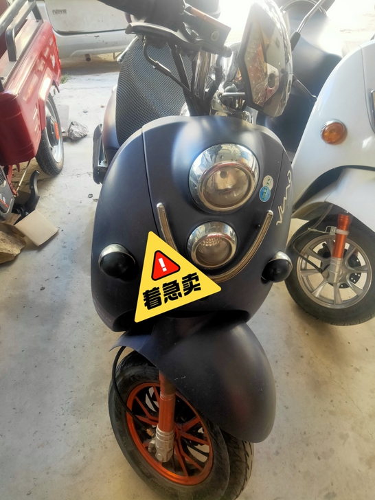 小龟王摩托车，燃油车，很新，很有力气。
