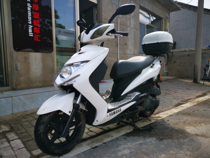 公户 飞鹰雅马哈劲战踏板摩托车  14年底...