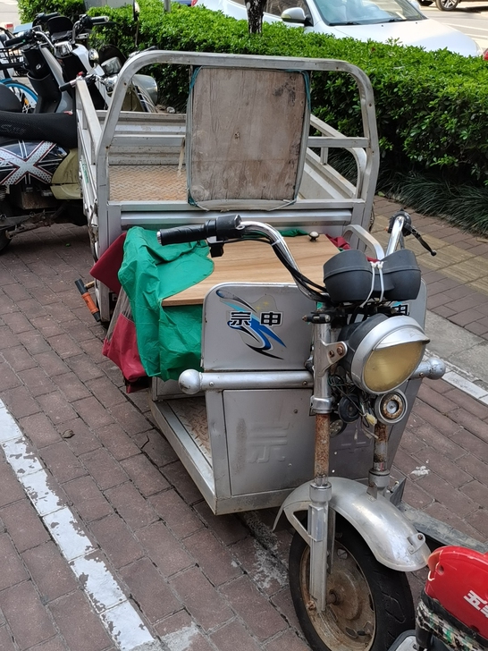 宗申牌，车况良好。不含电池850.花港路与...