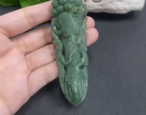 闭店清货：纯天然A货翡翠吊坠，人生如意玉雕...