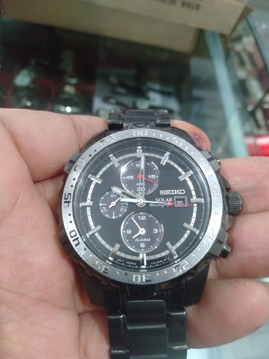 精工v172光动能男式多工能计时表，走时精...