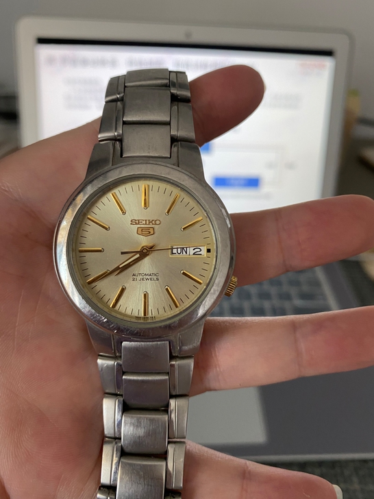 精工5号，放着时间很久没有带了，走时不是很...