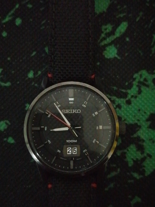 Seiko精工防水100米石英表，夜光，正...