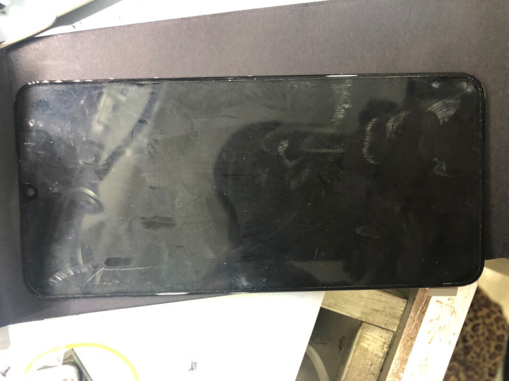 华为nova5pro进水不显示屏