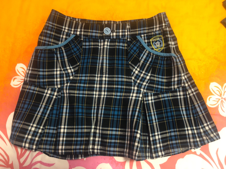 格子款 学生裙。40码。几乎全新。