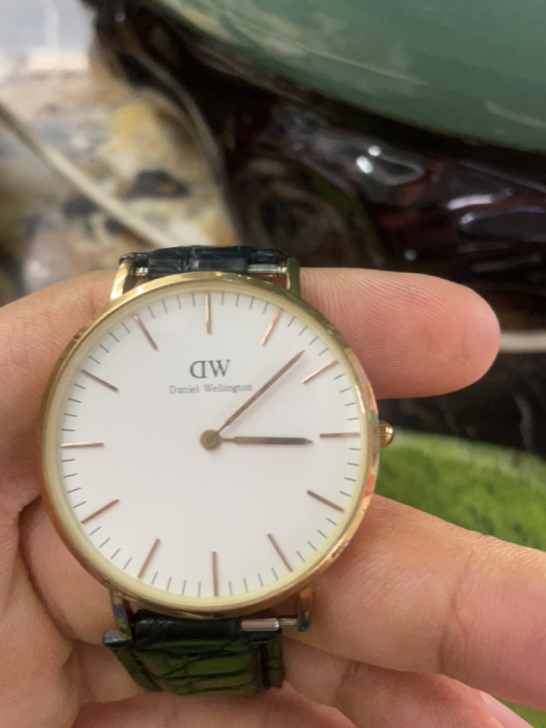 闲置DW手表。买来1400多。不用了  没...