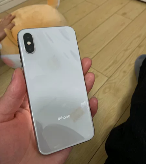 iPhone X，银色256G国行，9新，...