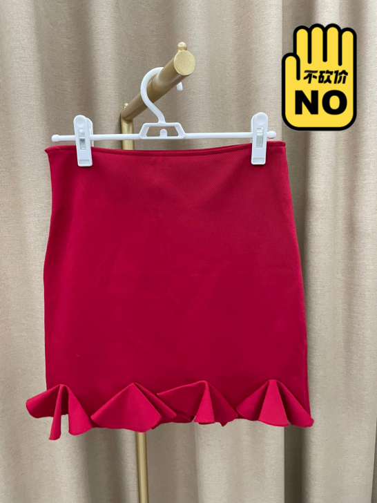 红色包臀裙